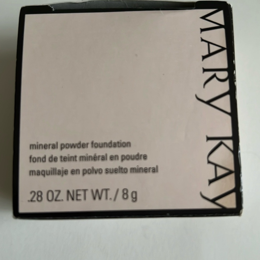 Mary Kay mineral powder foundation. Bronze 5. New in box.